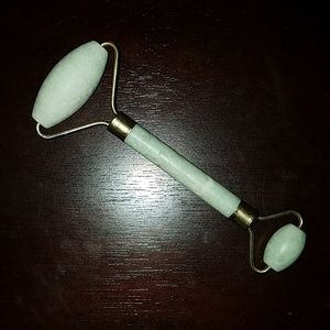 Jade stone roller